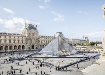 Pljačka u Louvreu: Lopovi ukrali nakit dragocjeni Napoleona i carice Josephine