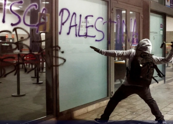 Nakon izraelskog presretanja flotile humanitarne pomoći za Gazu, u Europi nasilni prosvjedi i vandalizam