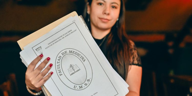 Liječnica s dvije diplome radi u skladištu: “Volim ovu državu, želim uspjeti!”