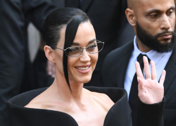 Procjenjuje se da je ‘teška‘ oko 360 milijuna dolara, a sada od ratnog veterana traži 5 mil. dolara odštete