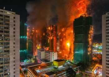 Broj poginulih u požaru u Hong Kongu popeo se na 128