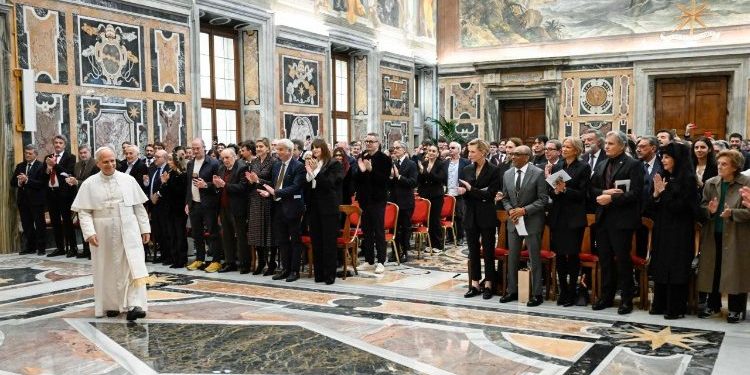 Više od 160 glumaca, redatelja i članova filmskih ekipa kod pape Lava u Vatikanu: Zaštititi filmsku umjetnost i kina