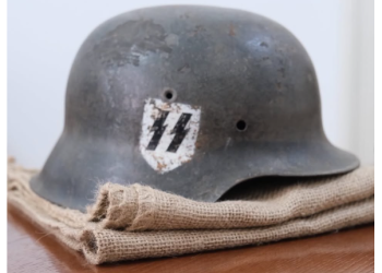 Skandalozan potez SNSD-ovog ministra – Košarac Schmidtu poslao propucan nacistički šljem