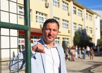 Zabranio je učenicima mobitele i gazirana pića, a djevojčicama duge nokte: Mjere su bile pun pogodak!