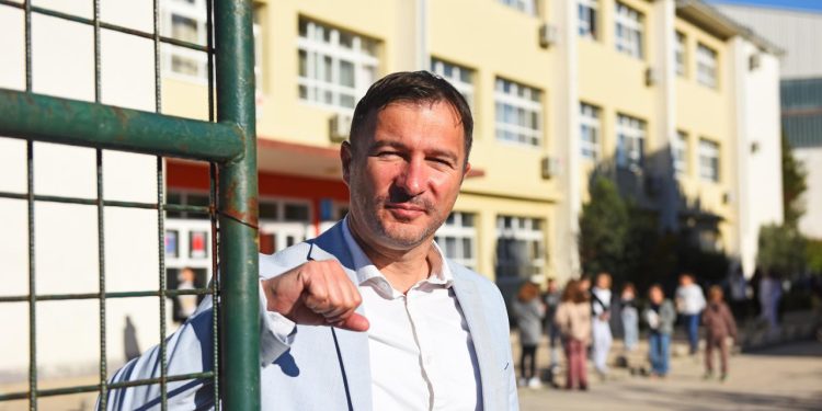 Zabranio je učenicima mobitele i gazirana pića, a djevojčicama duge nokte: Mjere su bile pun pogodak!