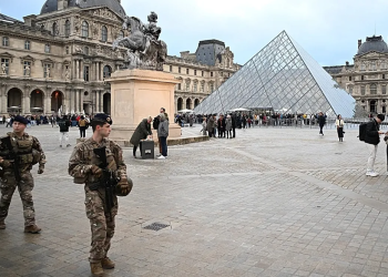 Radnici Louvrea najavili štrajk zbog radnih uvjeta i sigurnosti nakon pljačke vrijedne 88 milijuna eura