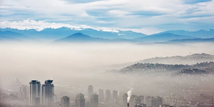 Pogoršanje kvalitete zraka: Nezdrave razine zagađenja u brojnim gradovima Bosne i Hercegovine