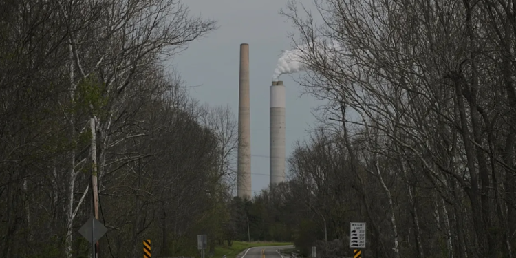 „Na pogrešnoj strani povijesti“: Izvješće povezuje najveće zagađivače s državama koje blokiraju napuštanje fosilnih goriva