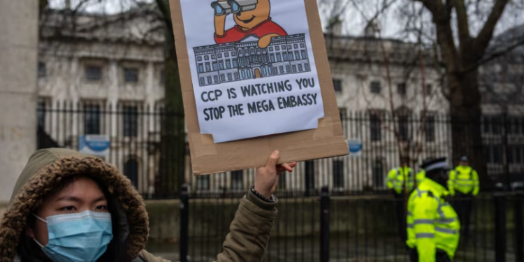 Britanija odobrila „mega” kinesko veleposlanstvo u Londonu unatoč strahu za sigurnost