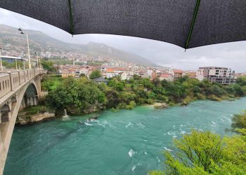 Zbog jakih kiša raste razina rijeka: Izdana upozorenja za poplavna područja