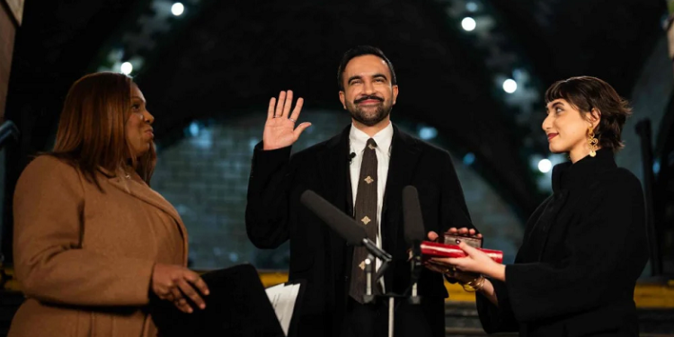 New York ima prvog gradonačelnika muslimana i prvog koji je prisegnuo na Kuran