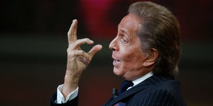 Modni dizajner Valentino preminuo u 93. godini