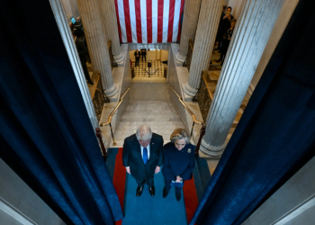 Zastupnički dom otkazao glasovanje o nepoštivanju suda nakon što su Clintonovi pristali svjedočiti o Epsteinu