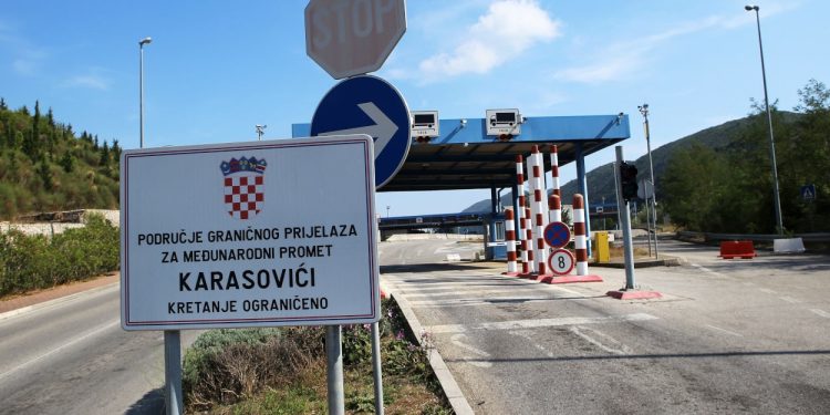 Albanac zaustavljen na graničnom prijelazu Karasovići s 2,2 kg kokaina