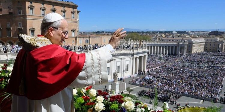 Papa Lav u uskrsnoj poruci Urbi et Orbi poručio: “Onaj tko u rukama drži oružje, neka ga odloži! Onaj tko ima moć pokretati ratove, neka izabere mir”