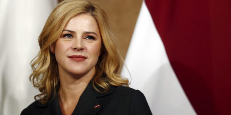 Politička kriza u Latviji: Premijerka Silina najavila ostavku