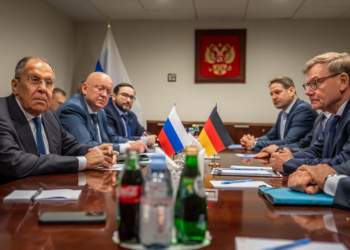 Prvi sastanak nakon 2022. – Ruski ministar Lavrov i njemački Wadephul za stolom, ali stavovi ostaju isti